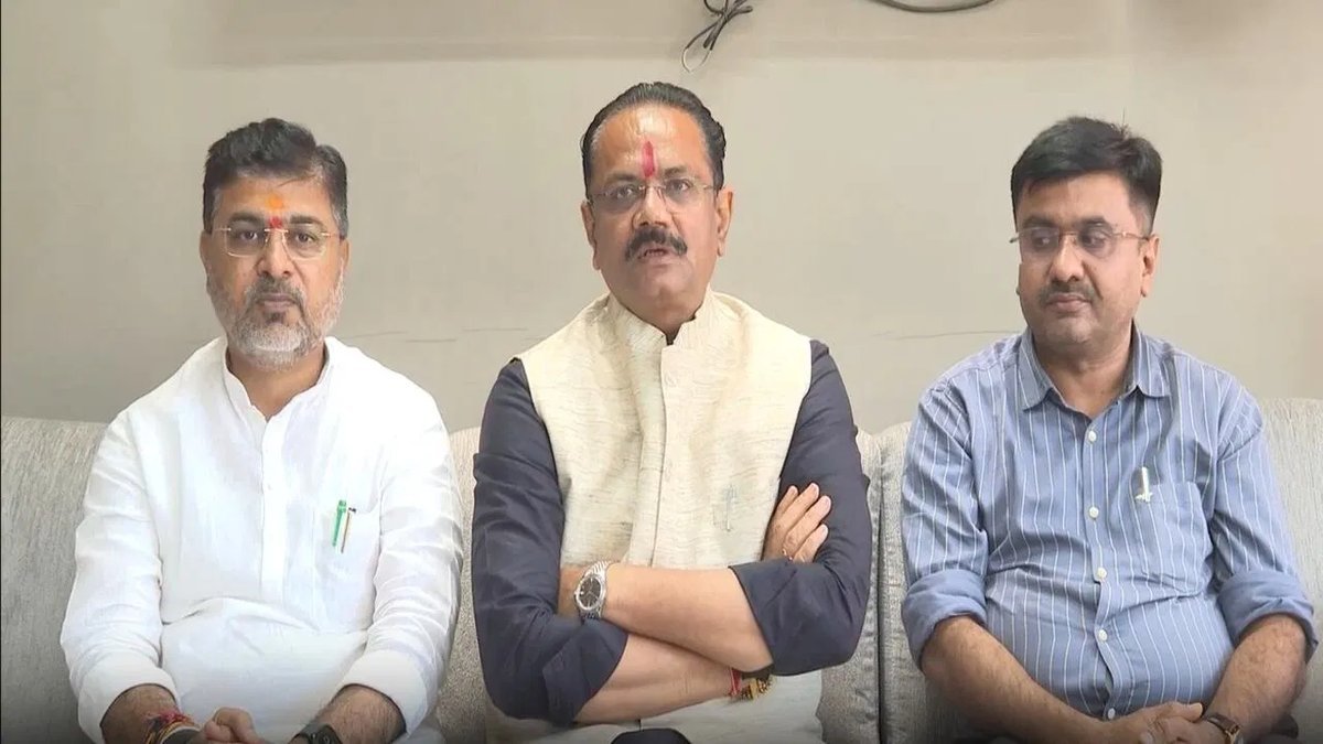 ગુજરાતમાં મહેસૂલી કર્મચારીઓનું આંદોલન પાછું ખેંચાયું, સરકાર સાથેની બેઠક બાદ મહામંડળની જાહેરાત