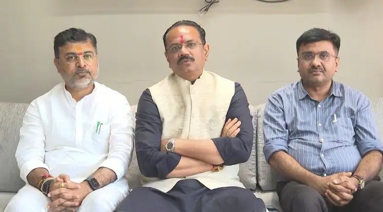 મહેસૂલ કર્મચારીઓનું આંદોલન પાછું ખેંચાયું, સરકાર સાથેની બેઠકમાં માંગણીઓ ઉકેલવાની ખાતરી