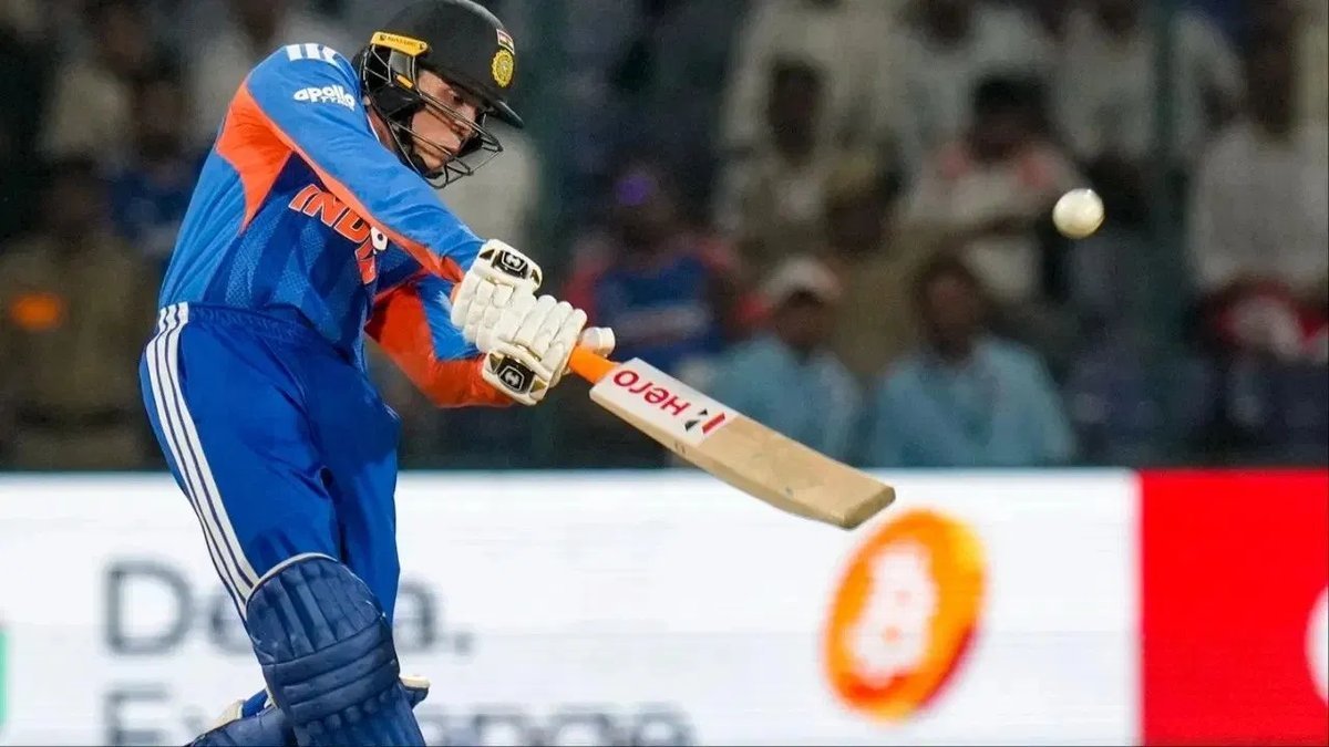 T20માં અભિષેક શર્માનો વર્લ્ડ રેકોર્ડ: પહેલી ઓવરમાં 14 છગ્ગા, સ્ટર્લિંગ-લુઈસને પાછળ છોડ્યા