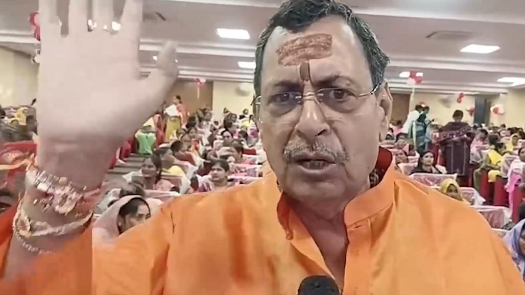 મિર્ઝાપુરના ભાજપ ધારાસભ્યનો વીડિયો વાયરલ: 'જયશ્રી રામ બોલનારાને જ વોટ'