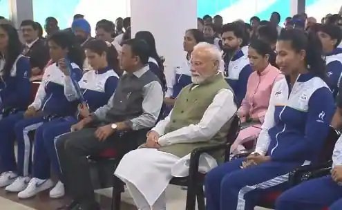એશિયન ગેમ્સ 2026: પીએમ મોદીએ 85 પદક વિજેતાઓને મળ્યા, મહિલા ખેલાડીઓના પ્રદર્શનની કરી પ્રશંસા