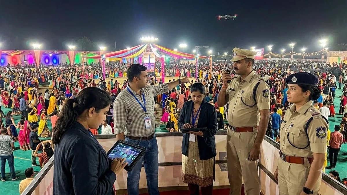 સુરતમાં નવરાત્રી: ગરબા પંડાલોમાં AI કેમેરા અને 10થી વધુ પોલીસ ટીમો તૈનાત