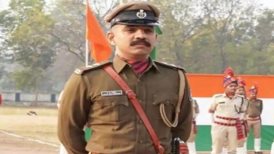 વડોદરાના PSI સહિત ત્રણના મોત: ભરૂચ નજીક દિલ્હી-મુંબઈ એક્સપ્રેસવે પર ભીષણ અકસ્માત
