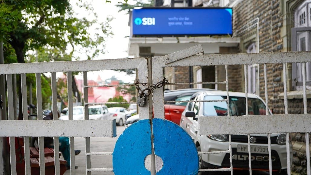 SBI પર સાયબર હુમલો: 3,897 ખાતાધારકોની અંગત માહિતી ચોરાઈ, બેંકે કરી પુષ્ટિ