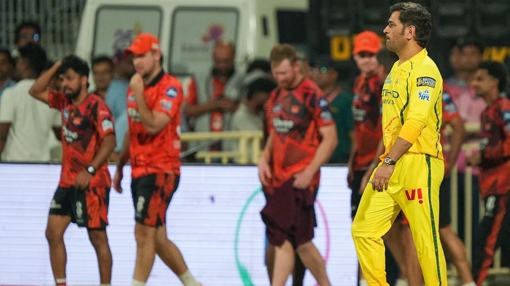 IPL 2027 પર ધોનીનું મૌન તૂટ્યું: 'હું જૂની વિન્ટેજ ગાડી છું, ડિસેમ્બરમાં નિર્ણય લઈશ'
