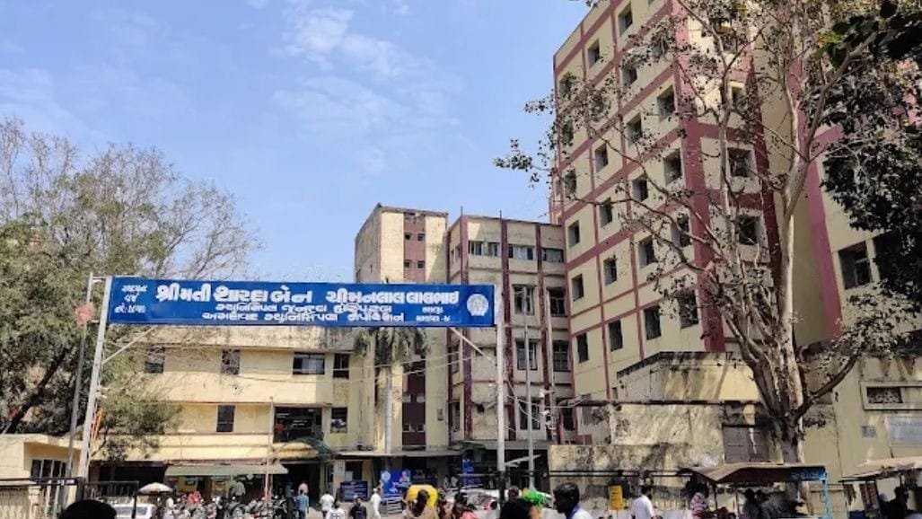 અમદાવાદ: બે સરકારી હોસ્પિટલોમાં ફક્ત ઓફિસ ફર્નિચર પાછળ 10.51 કરોડનો ખર્ચ