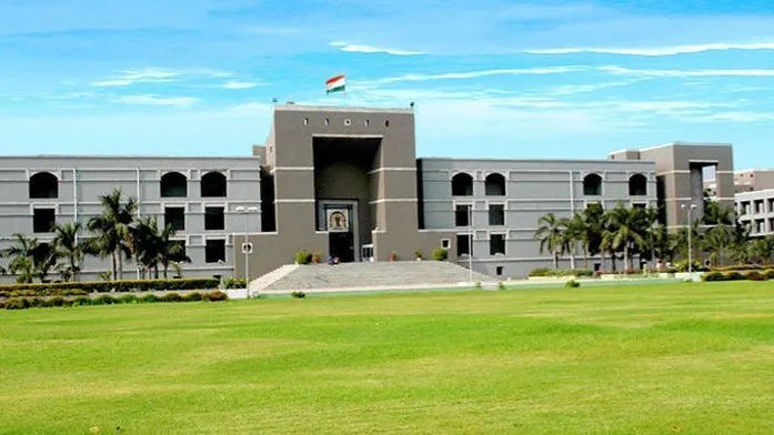 બ્રિટિશ નાગરિકની PIL પર હાઈકોર્ટના આકરા સવાલ: 'મતાધિકાર નથી તો સિસ્ટમ કેમ બદલવી?'