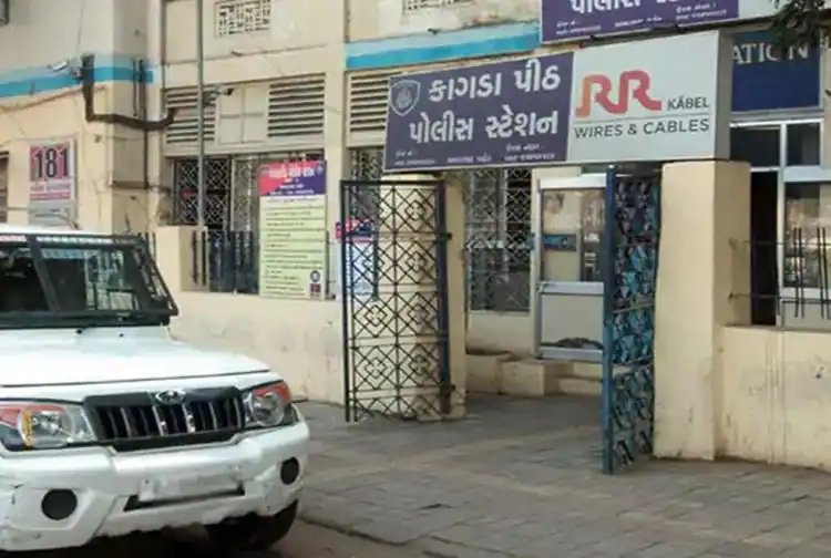 અમદાવાદ: શેરબજારના દેવાથી કંટાળીને આત્મહત્યા કરવા નીકળેલા યુવકને પોલીસે બચાવ્યો