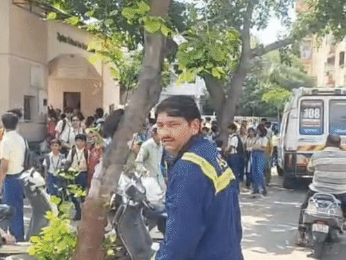 અમદાવાદની ત્રણ શાળાઓને બોમ્બથી ઉડાવવાની ધમકી, ઈમેલથી મળી ચેતવણી