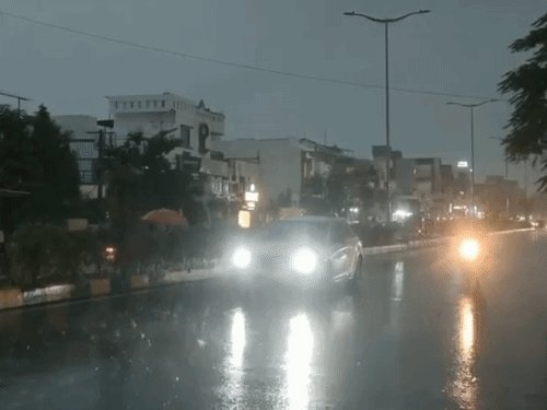 વડોદરામાં લાંબા વિરામ બાદ વરસાદ, ગરમીથી રાહત અને ખેડૂતોમાં ખુશી