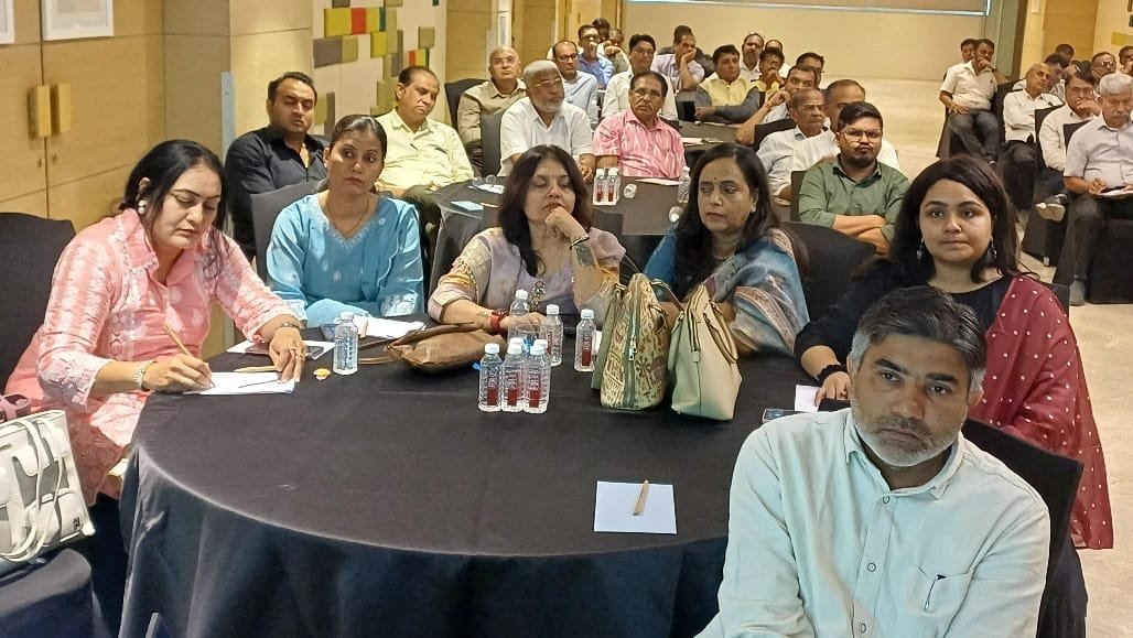 નવા OSH કોડ: 50થી વધુ કર્મચારીઓ હોય તો ઘોડિયાઘર ફરજિયાત, 100થી વધુ હોય તો કેન્ટીન