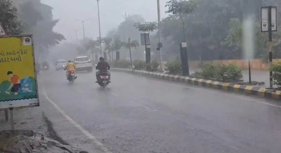 જૂનાગઢમાં ફરી વરસાદ: એક દિવસના વિરામ બાદ ઝાપટાં, ખેડૂતોમાં આશા