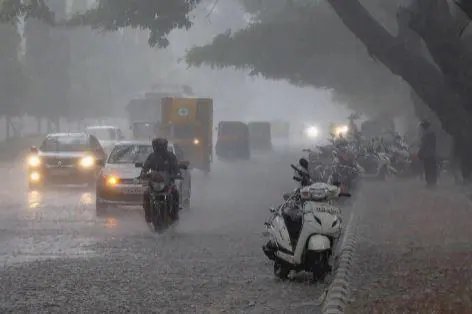 IMD Weather Alert: દેશના 4 રાજ્યોમાં ભારેથી અતિભારે વરસાદની ચેતવણી, 60 kmph સુધી પવન