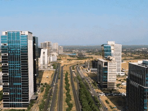 ગિફ્ટ સિટીના WTC પ્રોજેક્ટ પર RERAની કાર્યવાહી: બેંક એકાઉન્ટ ફ્રીઝ, નવા બુકિંગ પર પ્રતિબંધ