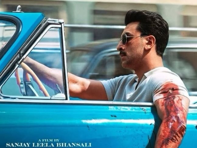 ‘લવ એન્ડ વૉર’: રણબીર કપૂરનો પહેલો લુક રિલીઝ, લોહીથી ખરડાયેલી ટી-શર્ટમાં દેખાયો ઇન્ટેન્સ અંદાજ
