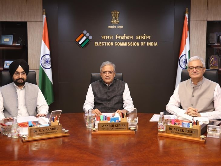SIR વિવાદ વચ્ચે ચૂંટણી પંચનો નિર્ણય: નામ કપાયું હોય તો અધિકારી ઘરે આવીને ફોર્મ-6 લેવા સહમત