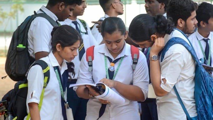 વિદેશમાં MBBS સહેલું, ભારતમાં લાઇસન્સ મેળવવું અઘરું: FMGEમાં 78% વિદ્યાર્થી નાપાસ
