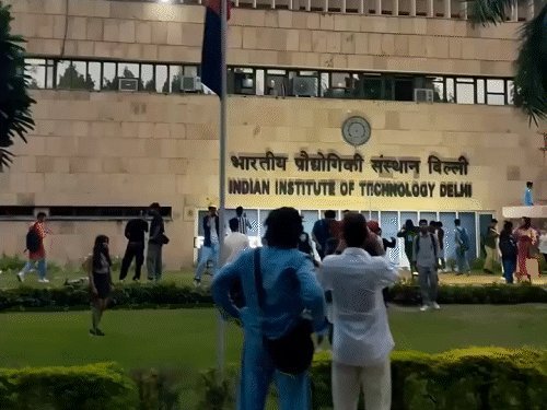 IIT કેમ્પસમાં 5 વર્ષમાં 75 વિદ્યાર્થીઓની આત્મહત્યા: શું દબાણ છે કારણ?