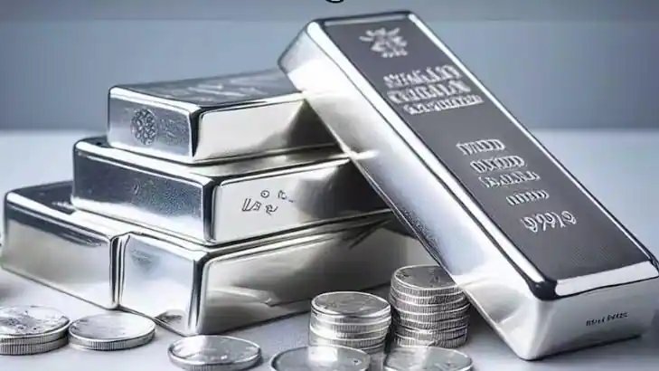 સોનું ₹500 વધ્યું, ચાંદી ₹5,000 ઘટી; આ અઠવાડિયે ચાંદીમાં ₹10,000નો ઘટાડો