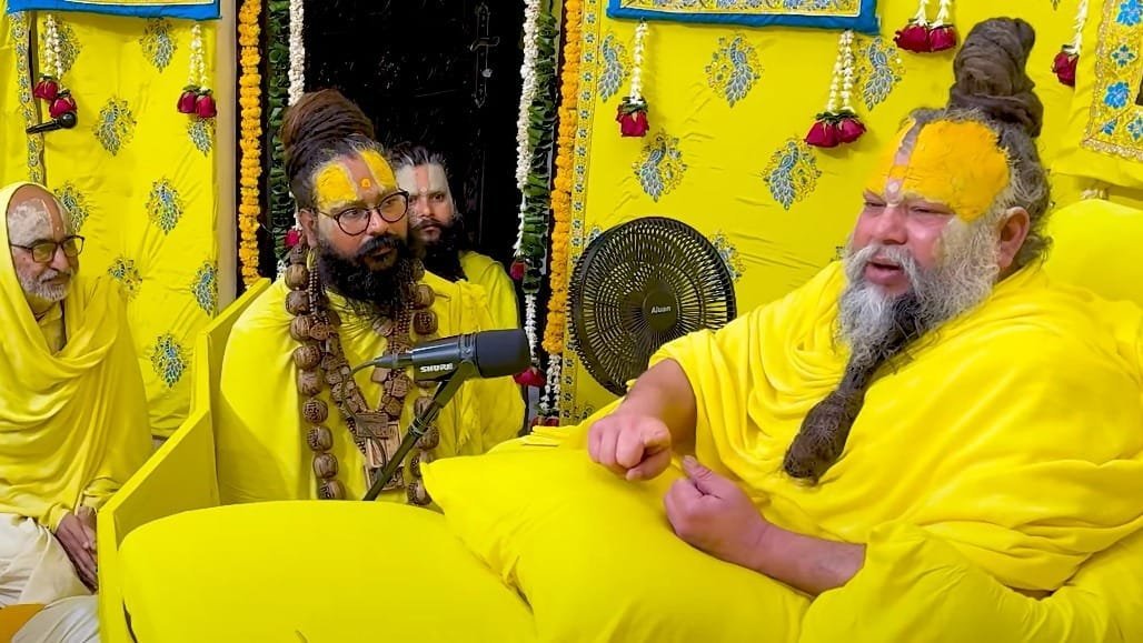 પ્રેમાનંદ મહારાજનો વૃંદાવન આશ્રમ વિવાદમાં: શિષ્યના મોત બાદ યુવતી અને બાળક ગુમ